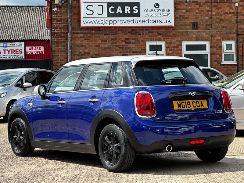 MINI HATCH