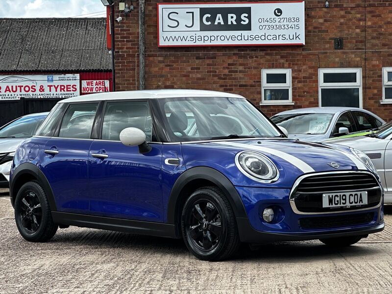 MINI HATCH