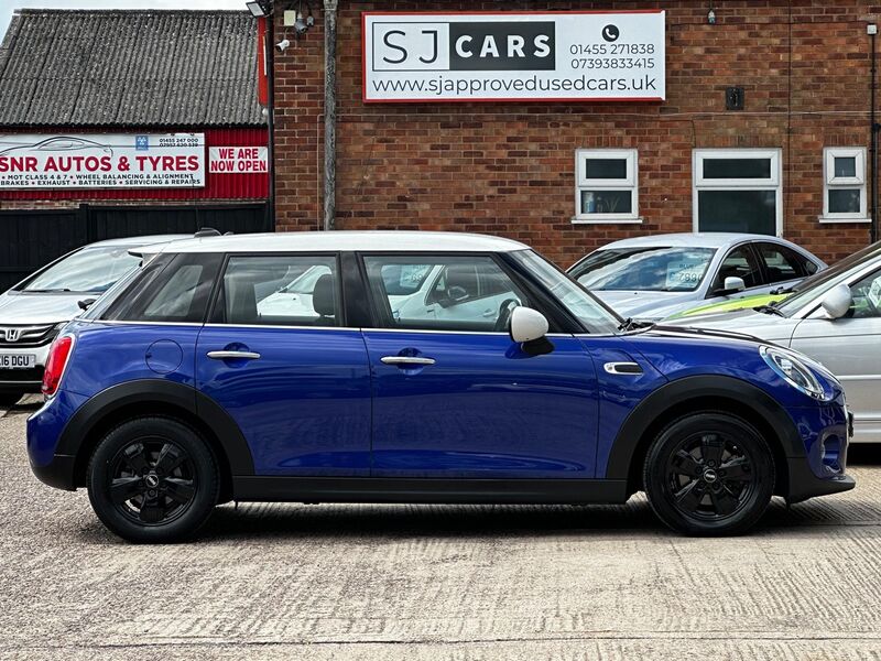 MINI HATCH
