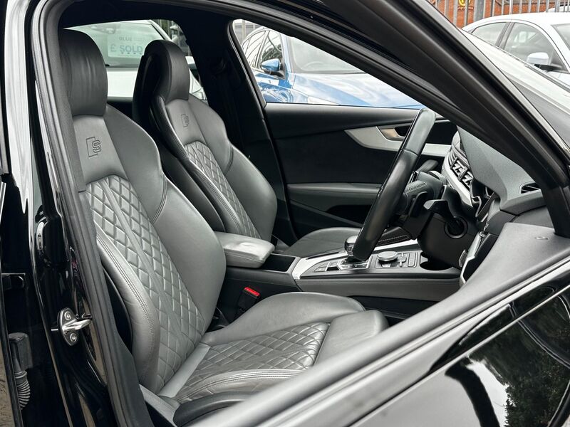 AUDI S4