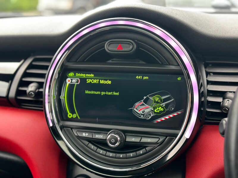 MINI HATCH