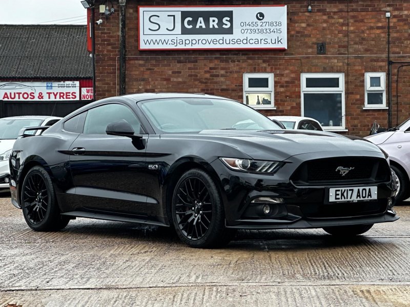 FORD MUSTANG