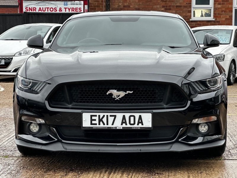 FORD MUSTANG