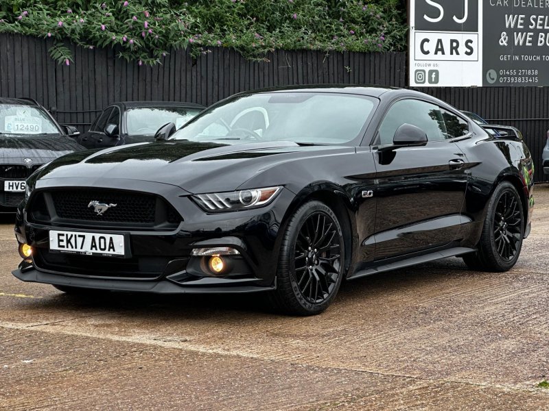 FORD MUSTANG