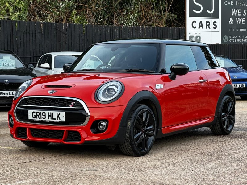 MINI HATCH