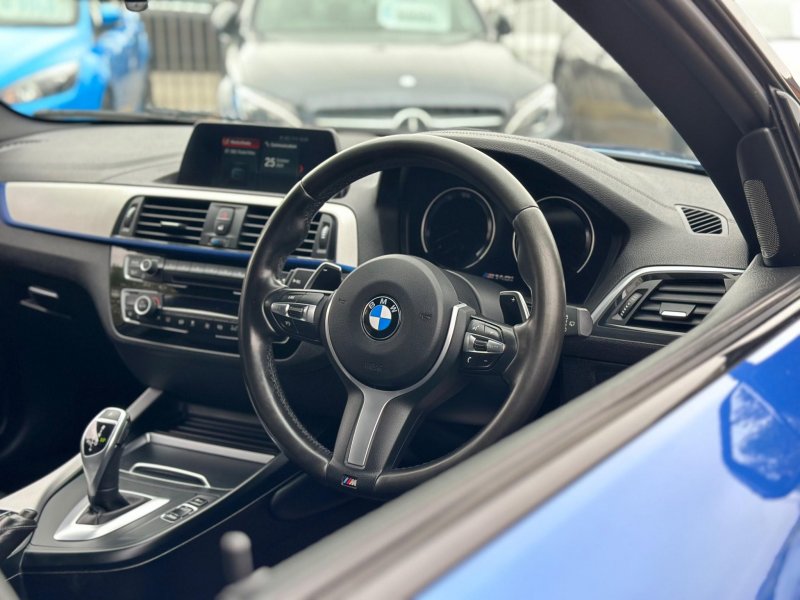 BMW 1 SERIES