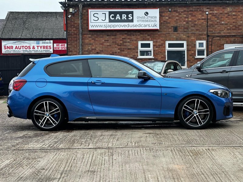BMW 1 SERIES