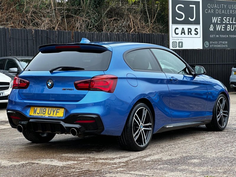 BMW 1 SERIES