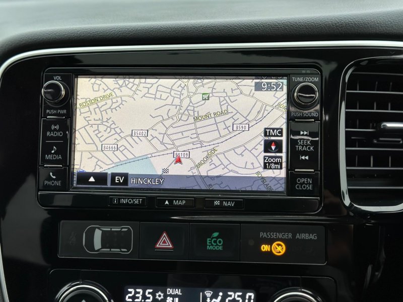 MITSUBISHI OUTLANDER