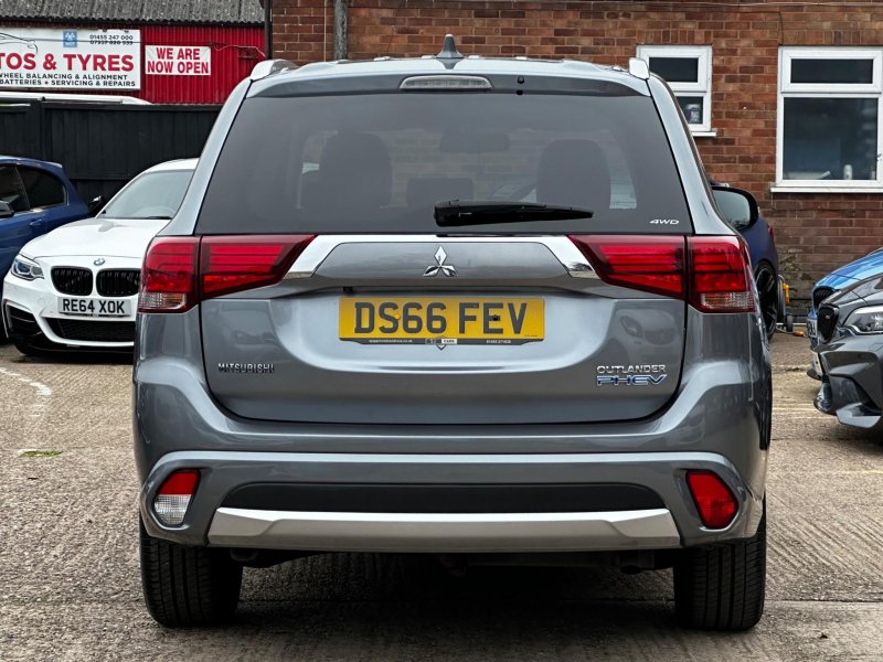 MITSUBISHI OUTLANDER