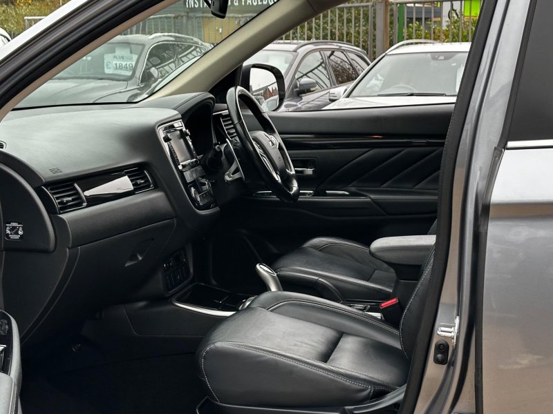 MITSUBISHI OUTLANDER