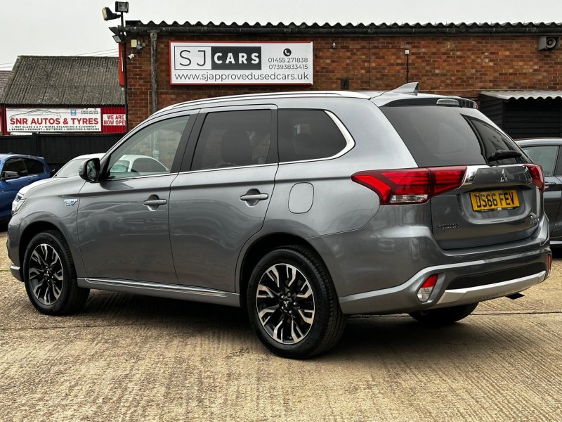 MITSUBISHI OUTLANDER