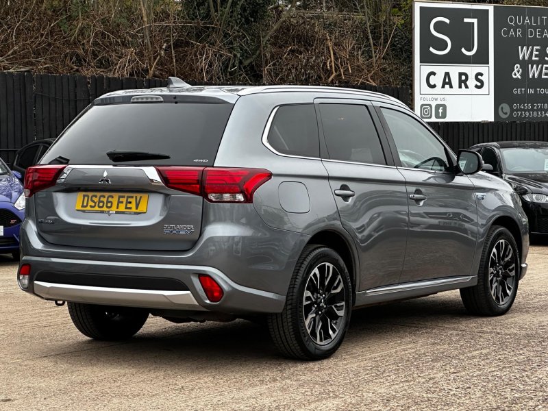 MITSUBISHI OUTLANDER