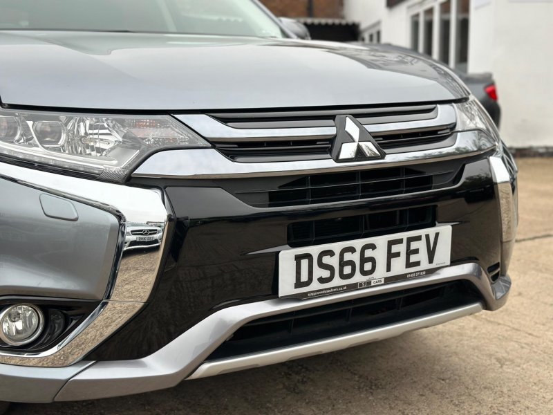 MITSUBISHI OUTLANDER