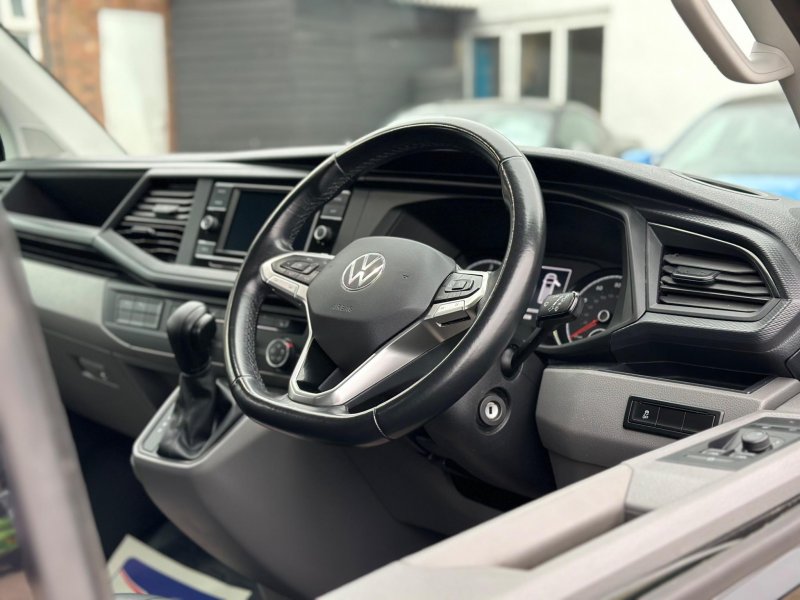VOLKSWAGEN TRANSPORTER