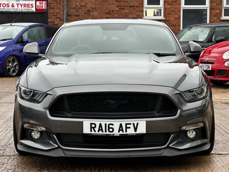 FORD MUSTANG