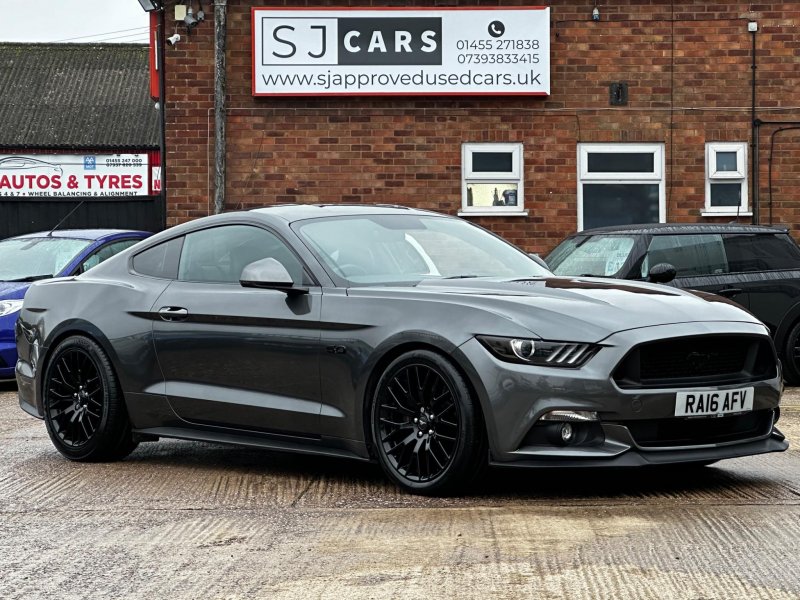 FORD MUSTANG