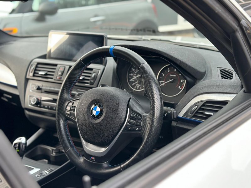 BMW 1 SERIES