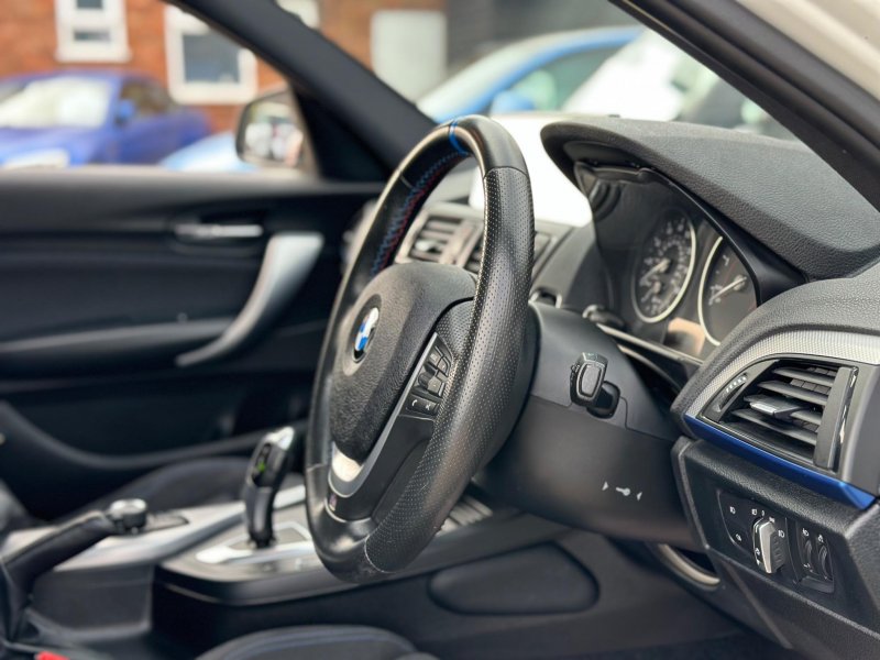 BMW 1 SERIES