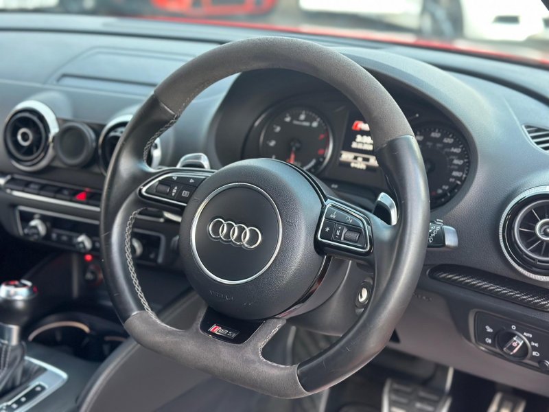 AUDI RS3
