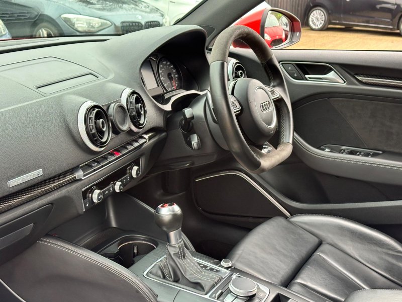 AUDI RS3