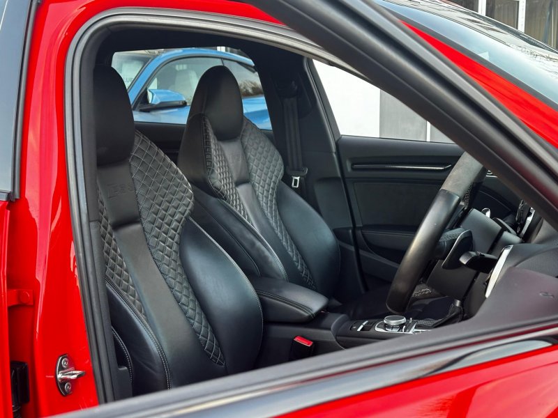 AUDI RS3