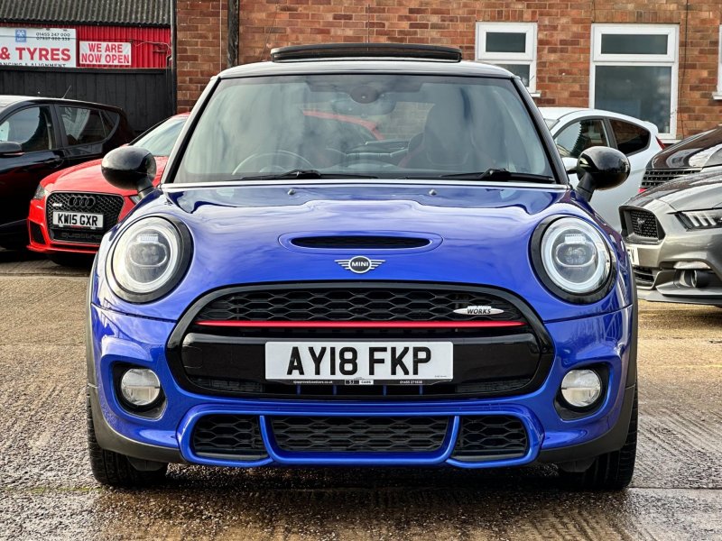 MINI HATCH