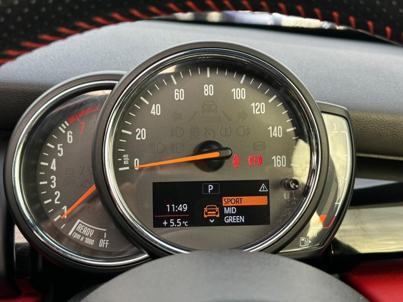 MINI HATCH