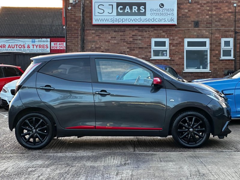 TOYOTA AYGO