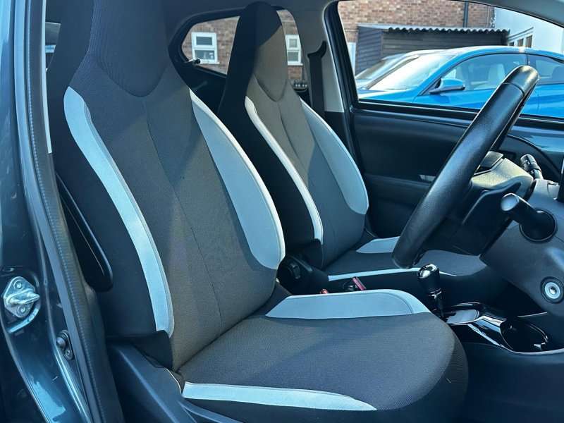 TOYOTA AYGO