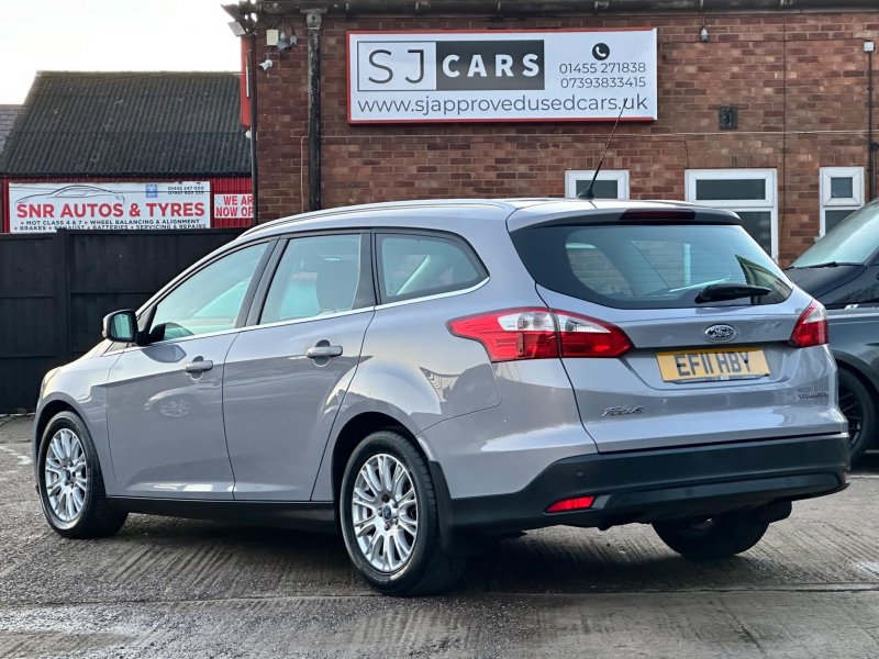 FORD FOCUS