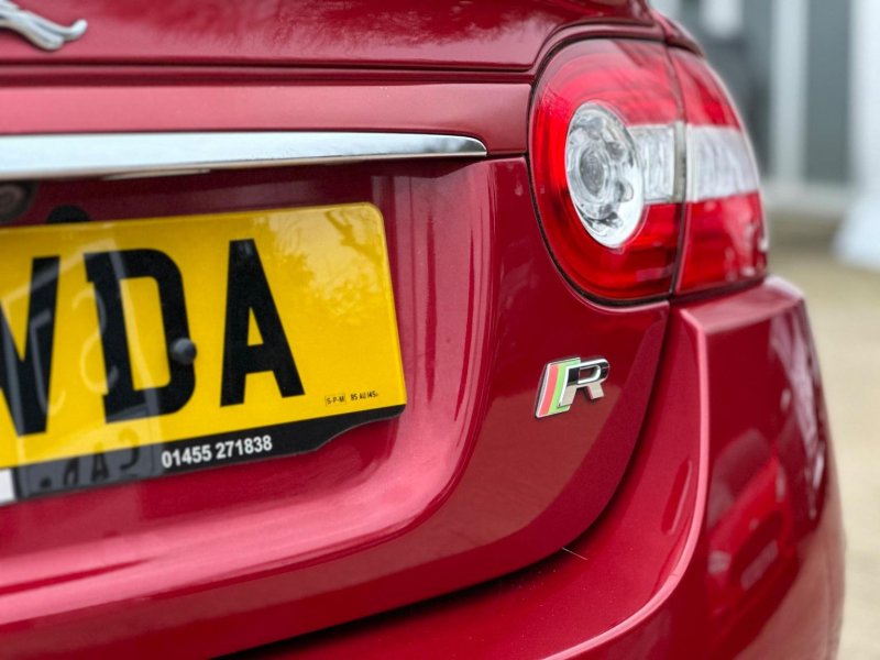 JAGUAR XKR