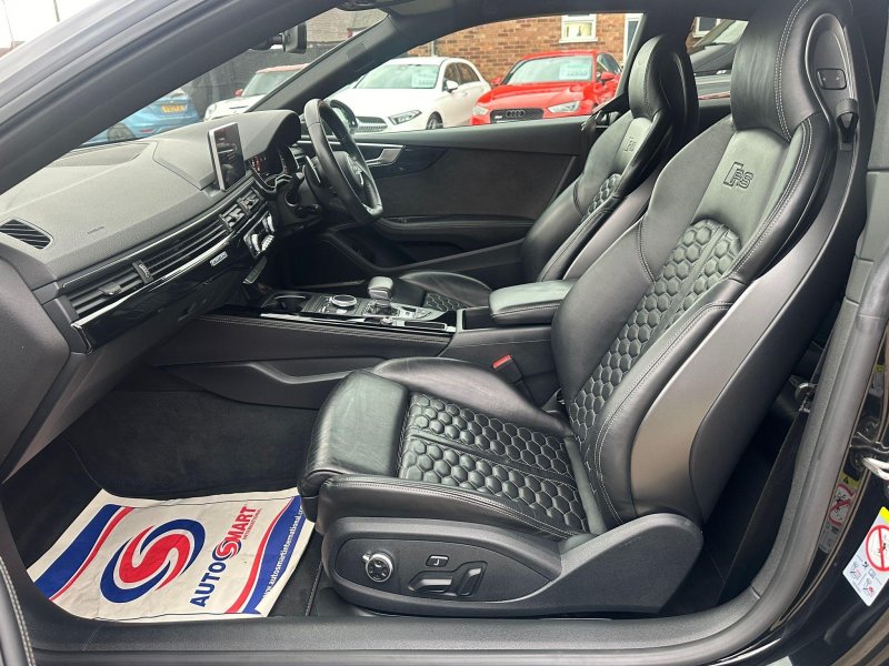 AUDI RS5