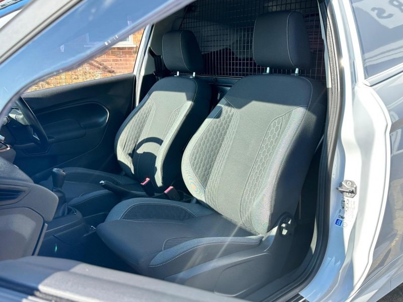 FORD FIESTA VAN