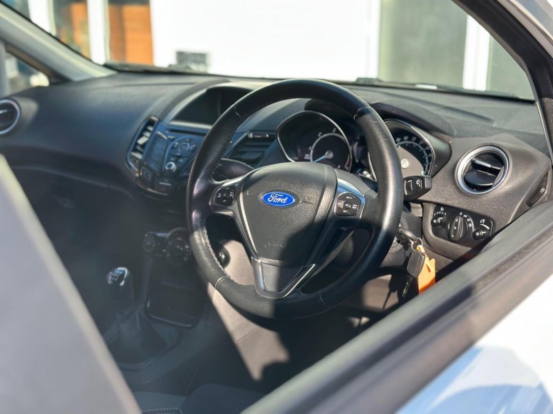 FORD FIESTA VAN
