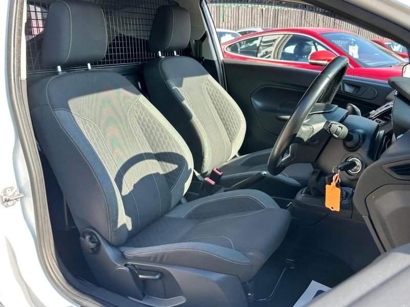 FORD FIESTA VAN