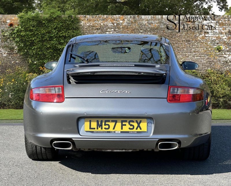 PORSCHE 911