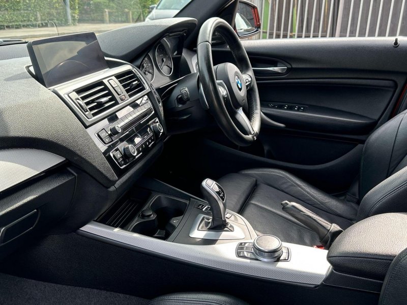 BMW 1 SERIES