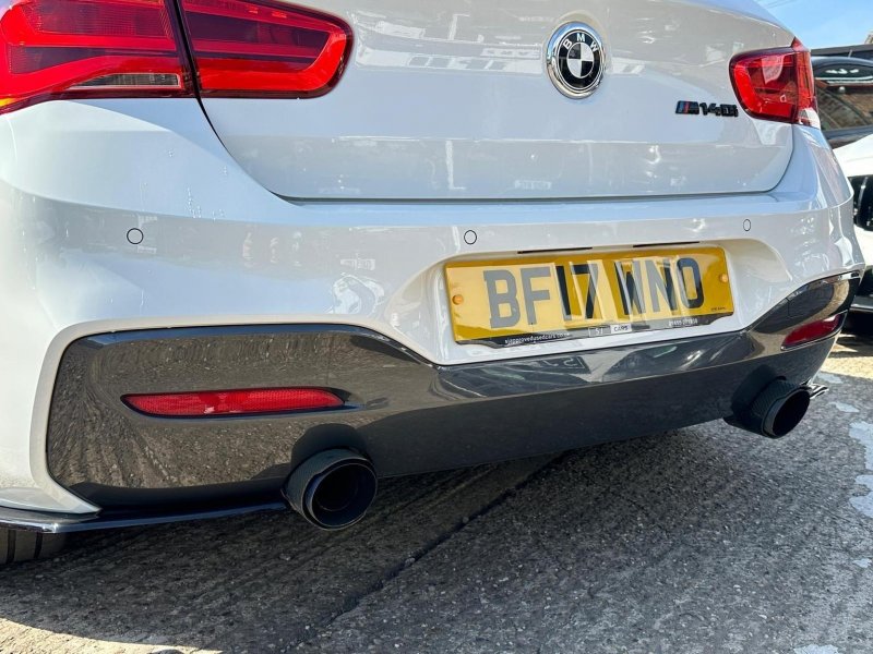 BMW 1 SERIES
