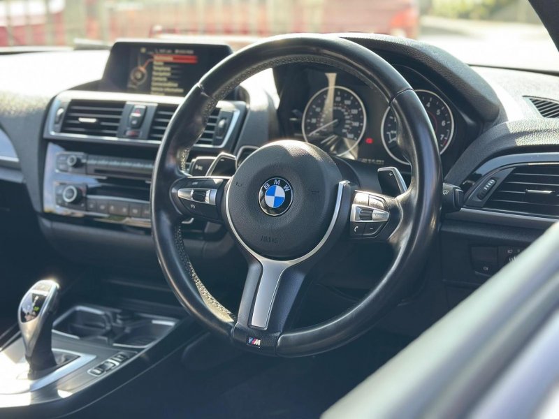 BMW 1 SERIES