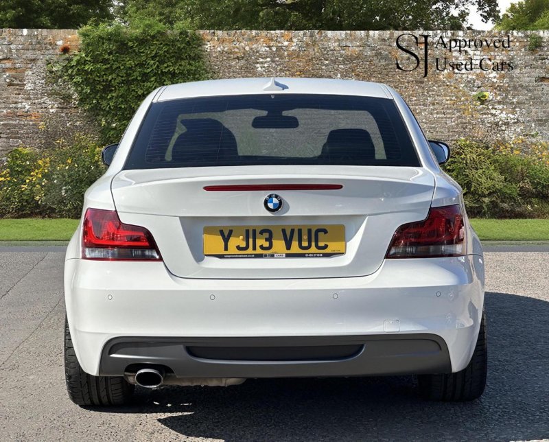BMW 1 SERIES