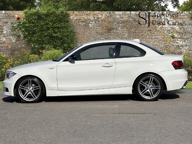BMW 1 SERIES