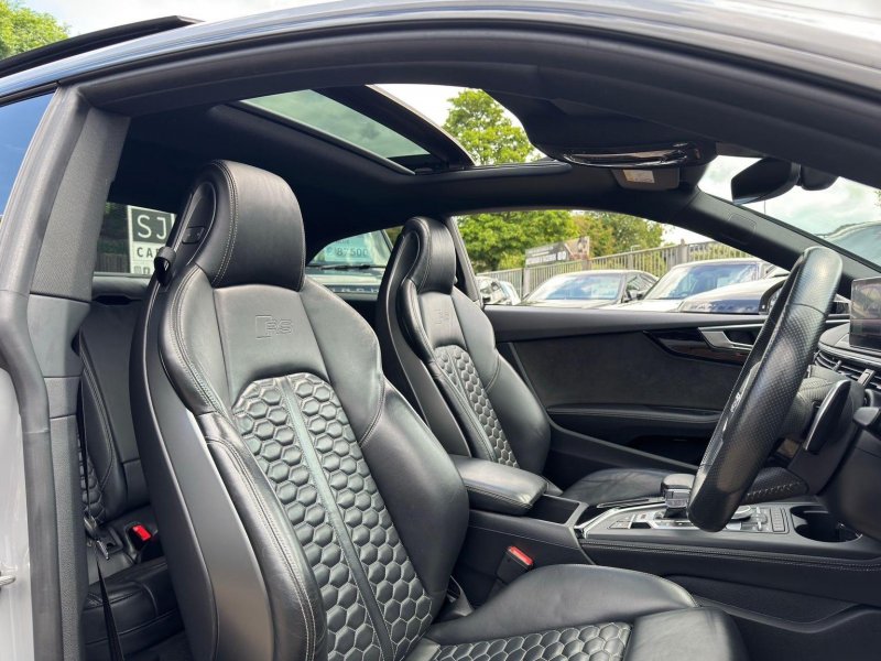 AUDI RS5