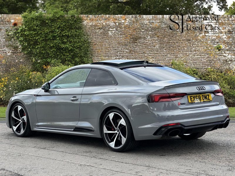 AUDI RS5