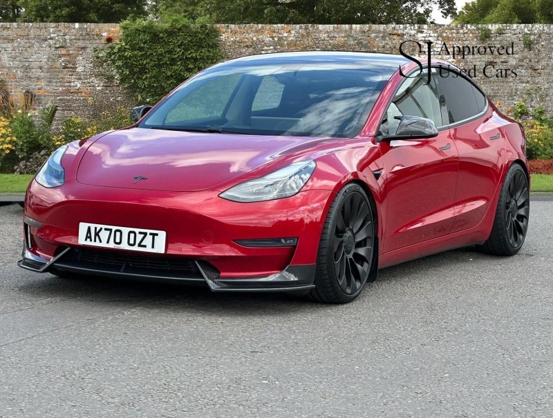 TESLA MODEL 3