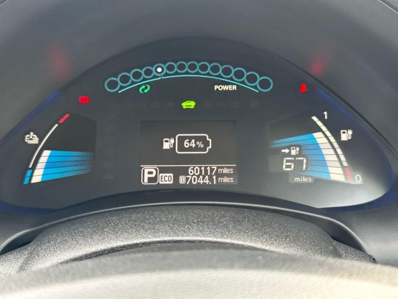 NISSAN LEAF
