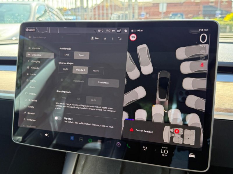 TESLA MODEL 3